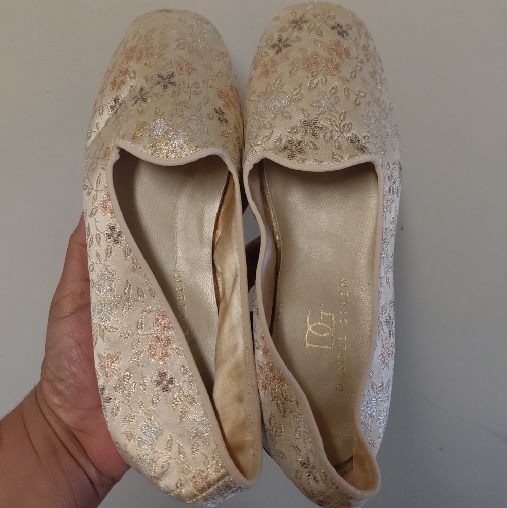 Daniel Green VTG Women's Brocade Floral Flats Slippers Size 7.5 - Picture 6 of 10